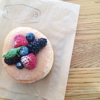 Copa Vida - very berry donut - New American Near Me - Pasadena, California