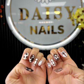 Daisy Nails - Nail Salons Near Me - Lancaster, California