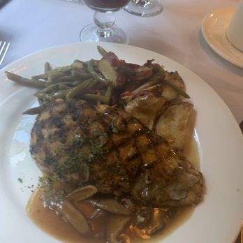 My Old Kentucky Dinner Train - Chicken Marsala - American Near Me - Bardstown, Kentucky My Old Kentucky Dinner Train - Chicken Marsala - American Near Me - Bardstown, Kentucky