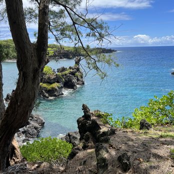 Hana and Beyond Tours - Black sand beach - Bus Tours Near Me Hana and Beyond Tours - Black sand beach - Bus Tours Near Me