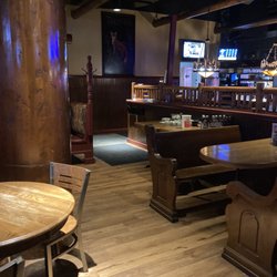 The Hunt Club - Decor