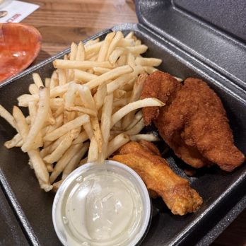 Duff's Famous Wings - Tenders, bone in wing and fries - Chicken Wings Near Me - Elizabethtown, Kentucky Duff's Famous Wings - Tenders, bone in wing and fries - Chicken Wings Near Me - Elizabethtown, Kentucky