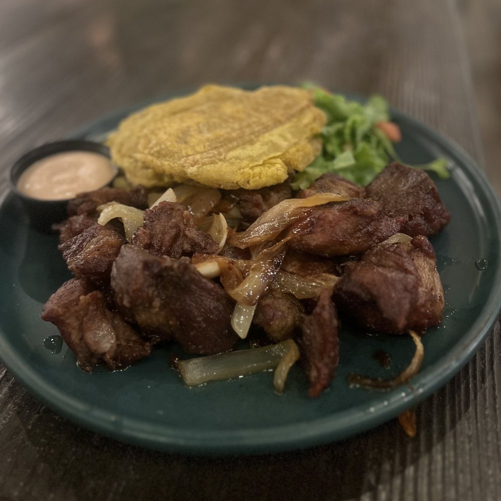 La Ceiba - Masitas de cerdo con tostones - Seafood Near Me - Coamo, Puerto Rico La Ceiba - Masitas de cerdo con tostones - Seafood Near Me - Coamo, Puerto Rico