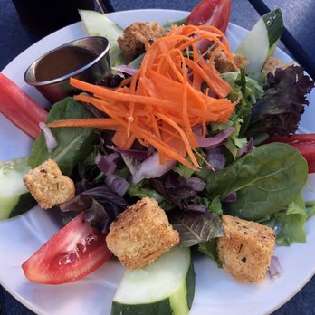 Blue Giraffe Restaurant - House salad - Seafood Near Me - Sanibel, Florida