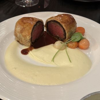Gordon Ramsay Hell's Kitchen - Beef Wellington - Steakhouses Near Me - Stateline, Nevada