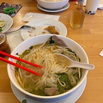 Ganh Pho - 8. Beef Noodle Soup with Round Steak and Beef Meatballs (Ph ti b vin) - Vietnamese Near Me - Braintree, Massachusetts Ganh Pho - 8. Beef Noodle Soup with Round Steak and Beef Meatballs (Ph ti b vin) - Vietnamese Near Me - Braintree, Massachusetts