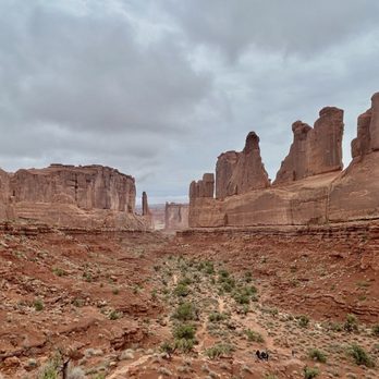 Arches National Park - Park Avenue Viewpoint - Parks Near Me Arches National Park - Park Avenue Viewpoint - Parks Near Me