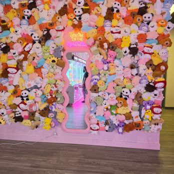 Kawaii Neko - Arcades Near Me - Kissimmee, Florida