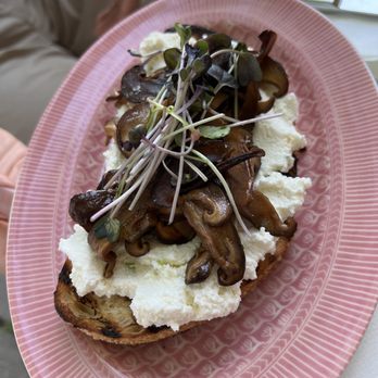 Rood - Mushroom toast - Desserts Near Me - Lakewood, Ohio