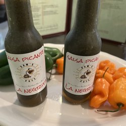 Sams Cafe - Homemade salsa picante la negrita