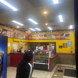 the inside of a fast food restaurant