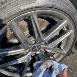 Dirty rims despite paying for the most expensive package. Dirty rims despite paying for the most expensive package.