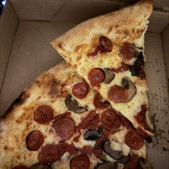 Pizza Lobo - Andersonville - The barracuda with added pepperoni - Pizza Near Me - Chicago, Illinois Pizza Lobo - Andersonville - The barracuda with added pepperoni - Pizza Near Me - Chicago, Illinois