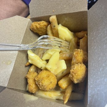 Poutine, Eh? - The Blueline - Poutineries Near Me - Kennewick, Washington