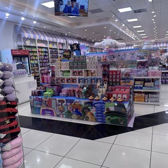 Miniso - Gift Shops Near Me - Montebello, California