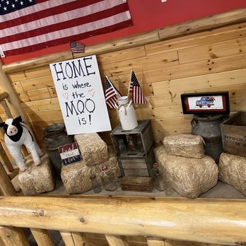 Moofinfries - Inside area - Burgers Near Me - Naubinway, Michigan