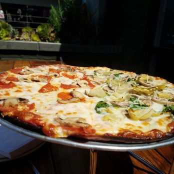 Del Mar Pizza - Pizza Near Me - Del Mar, California