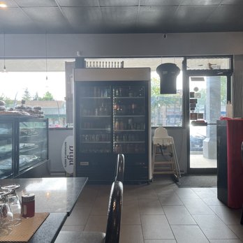Diya Restaurant And Sweets - the interior of a restaurant - Chinese Near Me - Surrey, British Columbia Diya Restaurant And Sweets - the interior of a restaurant - Chinese Near Me - Surrey, British Columbia