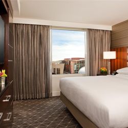 Hilton Nashville Downtown - Guest room