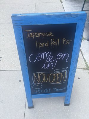 ROLL UP JAPANESE HAND ROLLS by null