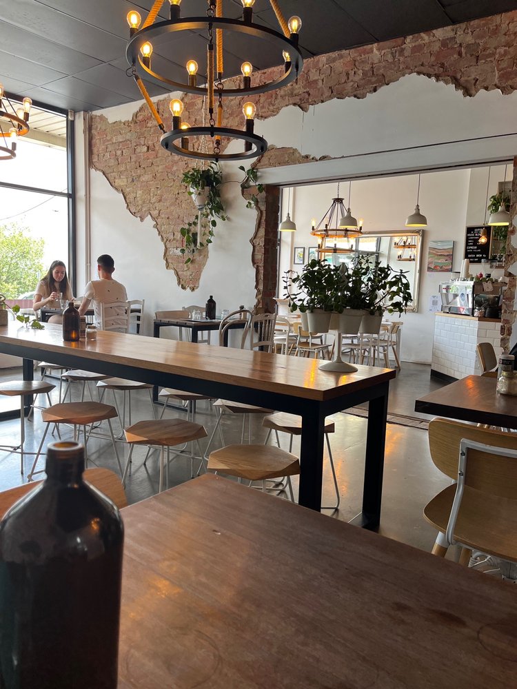 THE FOREIGNER Updated October 2024 15 Photos 31 Ivanhoe Pde