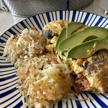 Honey Berry Pancakes And Cafe- Plano - Omelette with hash brows and avocado - Pancakes Near Me - Plano, Texas Honey Berry Pancakes And Cafe- Plano - Omelette with hash brows and avocado - Pancakes Near Me - Plano, Texas