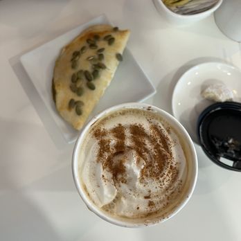 amiel arte Bakery - Cinnamon Roll Latte & chicken verde empanada - Bakeries Near Me - Florence, Kentucky amiel arte Bakery - Cinnamon Roll Latte & chicken verde empanada - Bakeries Near Me - Florence, Kentucky