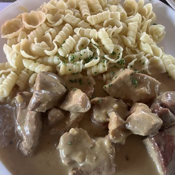 La Taverne du Vigneron - Veal ragout with pasta - Alsatian Near Me - Guebwiller, 68 La Taverne du Vigneron - Veal ragout with pasta - Alsatian Near Me - Guebwiller, 68