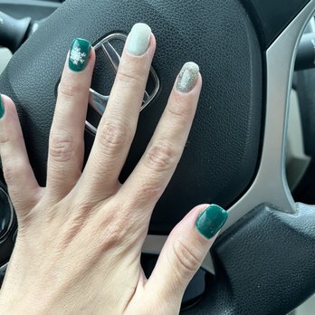 VS Nails & Spa - Nails are cute but not worth the infection and that small snowflake sticker costed $5 - Nail Salons Near Me - Fontana, California