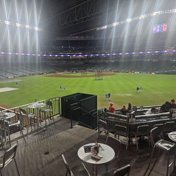 Daikin Park - Centerfield - Stadiums & Arenas Near Me - Houston, Texas