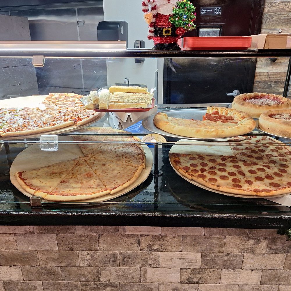 Wow Pizzeria - Pizza Near Me - Chicago, Illinois