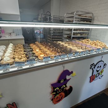 La Beignerie - Selection of donuts - Donuts Near Me - Montreal, Quebec