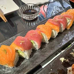 Laguna Sunset Roll (w/ocean trout) Laguna Sunset Roll (w/ocean trout)