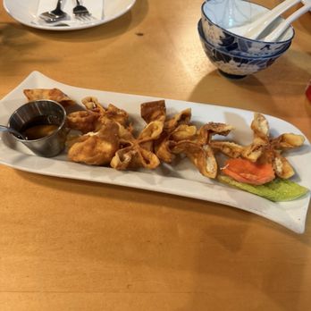 Magnolia Thai - [8] Crab puffs(7) filled to capacity and the sauce was not your typical sweet chili sauce it was delicious though - Thai Near Me - Milwaukie, Oregon