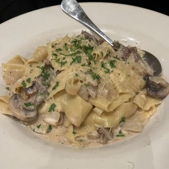 Finnegan's Marin - Beef Stroganoff - Bars Near Me - Novato, California