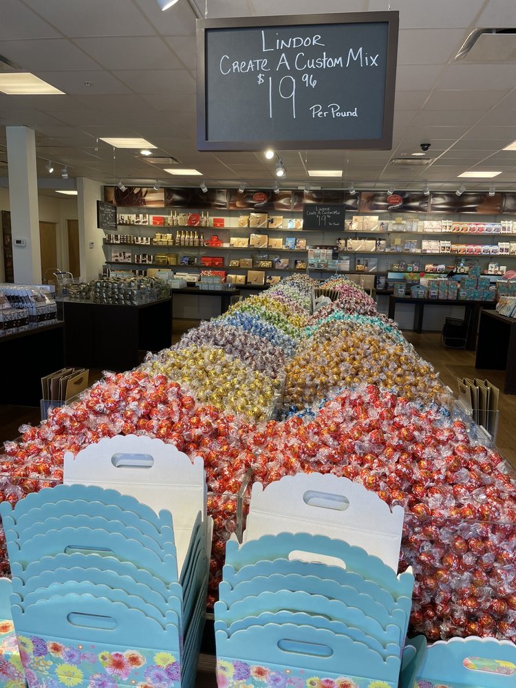 LINDT CHOCOLATE SHOP Updated August 2024 16 Photos 3 Portsmouth