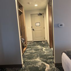 Rain Rock Casino - Roomy