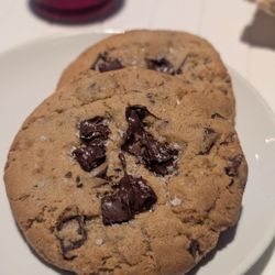 Side Saddle Wine Saloon & Bar - Warm Chocolate Chip Cookies