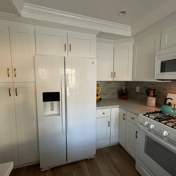 Discount Flooring Kitchen & Bath - More storage and better use of cabinets. Includes pullouts and spice rack - Flooring Near Me - Glendora, California Discount Flooring Kitchen & Bath - More storage and better use of cabinets. Includes pullouts and spice rack - Flooring Near Me - Glendora, California