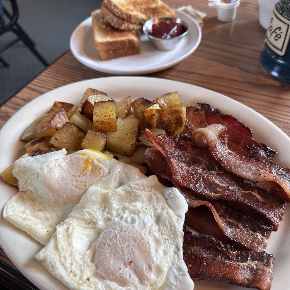Montana Cafe - Breakfast & Brunch Near Me - Darby, Montana Montana Cafe - Breakfast & Brunch Near Me - Darby, Montana