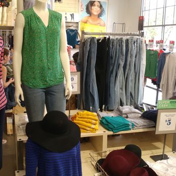 Old Navy - Lovely women apparel - Women's Clothing Near Me - Albuquerque, New Mexico
