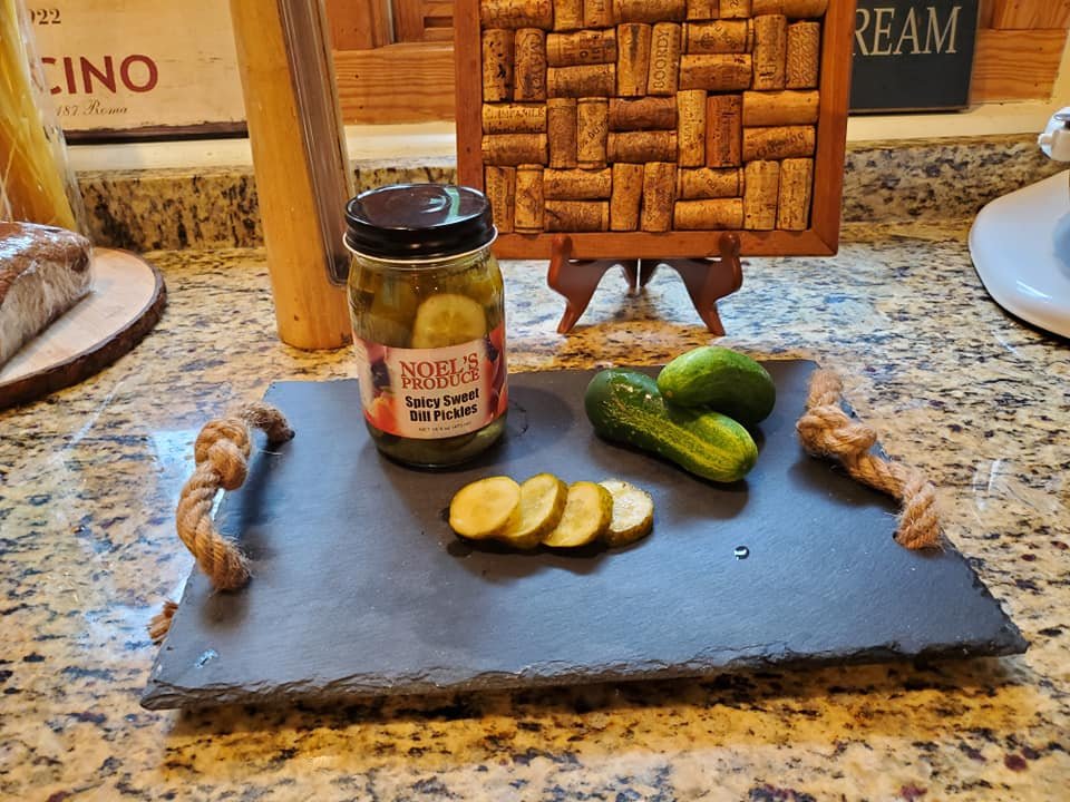 Noel's Produce Stand Logo