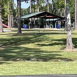 Hokes Bluff Park - Picnic tables