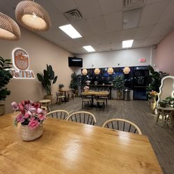 G's Tea - Inside