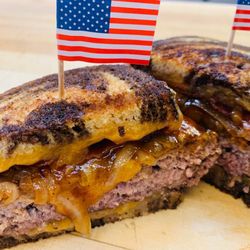 Lucky Dog Bar & Grill - Dukes Patty Melt