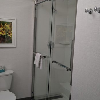 Hampton Inn Gardner Conference Center - Shower - Hotels Near Me - Gardner, Kansas Hampton Inn Gardner Conference Center - Shower - Hotels Near Me - Gardner, Kansas
