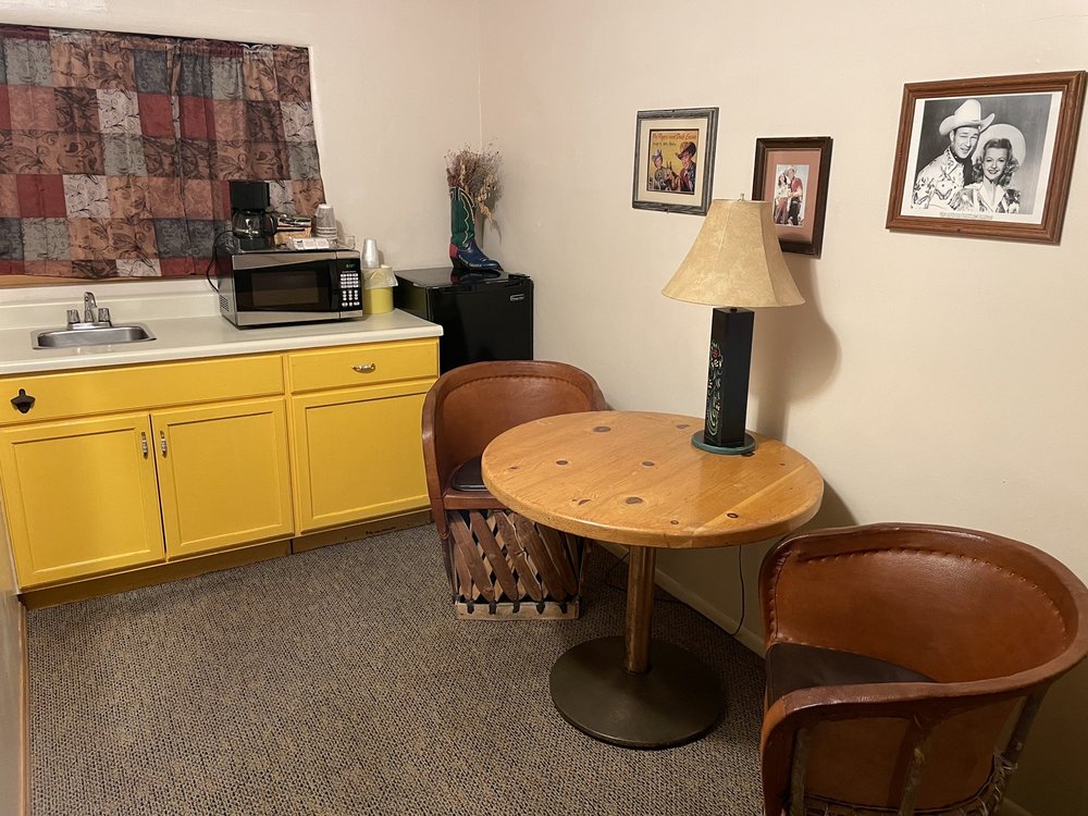 Silver Saddle Motel
