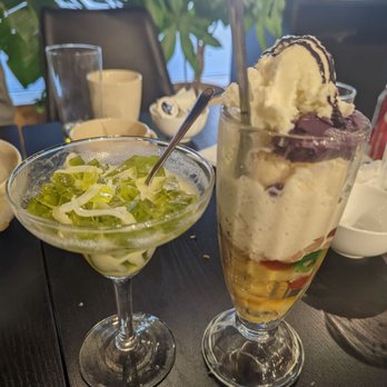 Kalapaw - Pandan and halo halo - Filipino Near Me - Dollard-des-Ormeaux, Quebec
