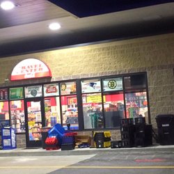 R Mz Truck Stop - Truckers entrance