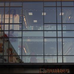 Drogeriemarkt Müller - Portalansicht, oben
